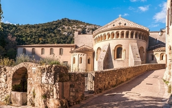 St guilhem le desert montpellier